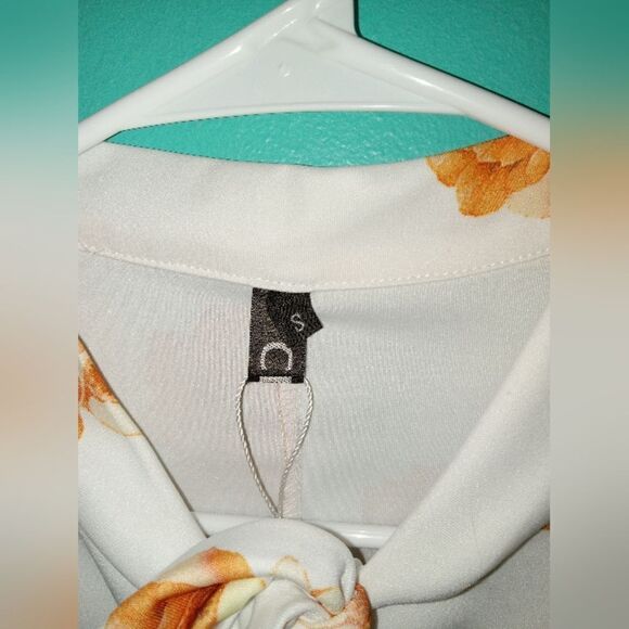 CBR Mermaid Style Fitted Floral Dress With Neck Bow And Peek A Boo - Picture 5 of 14